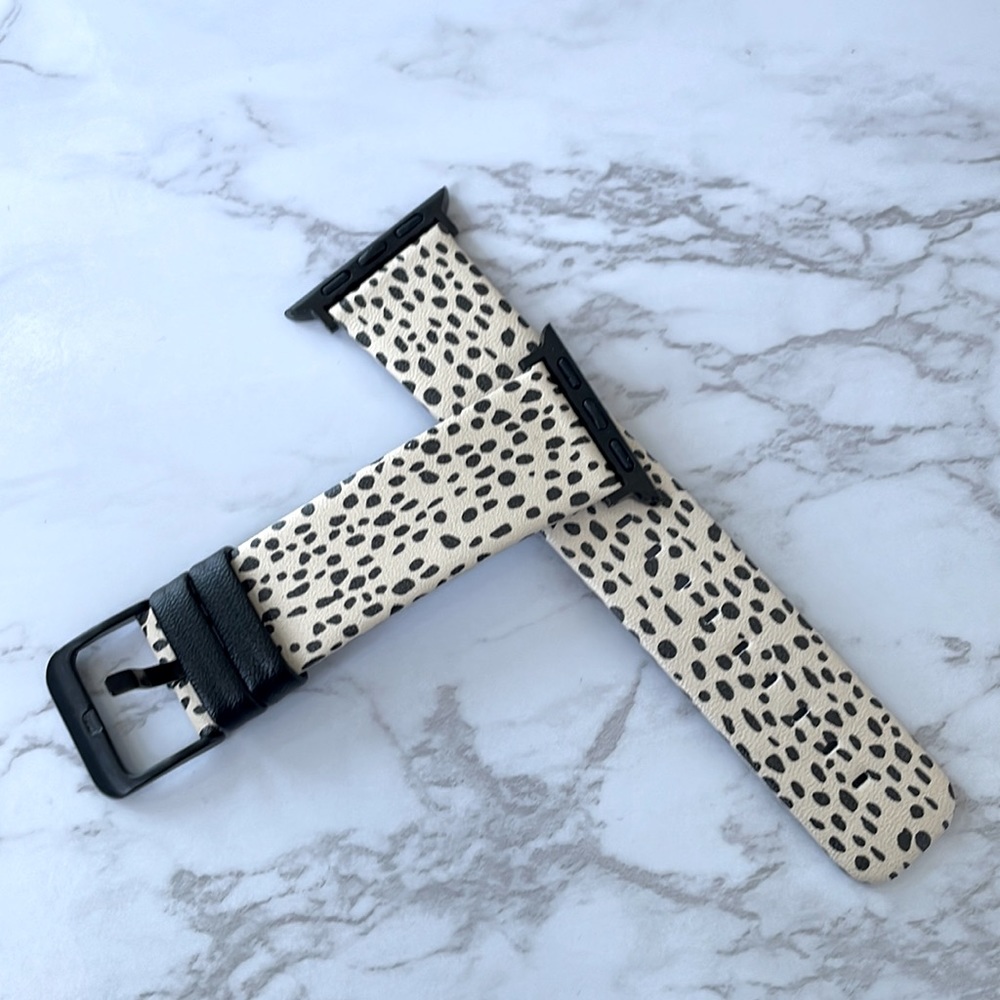 Animal print Apple Watch band for 30/40 mm.